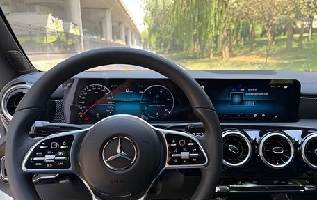 Mercedes-Benz A-Класс, 2022 год, 1 900 000 рублей, 6 фотография