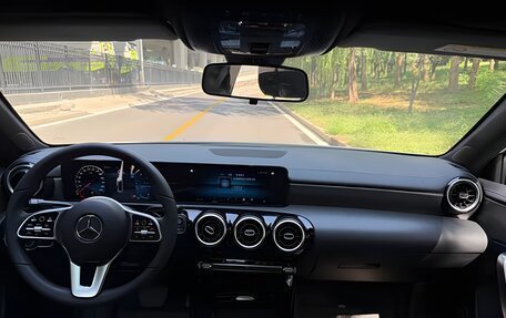 Mercedes-Benz A-Класс, 2022 год, 1 900 000 рублей, 7 фотография