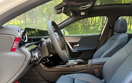 Mercedes-Benz A-Класс, 2022 год, 1 900 000 рублей, 9 фотография