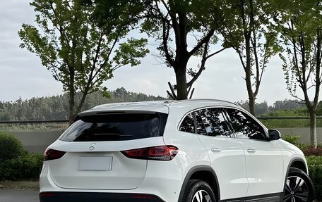 Mercedes-Benz GLA, 2022 год, 2 200 000 рублей, 3 фотография