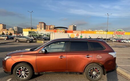 Mitsubishi Outlander III рестайлинг 3, 2013 год, 1 500 000 рублей, 4 фотография