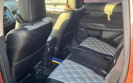 Mitsubishi Outlander III рестайлинг 3, 2013 год, 1 500 000 рублей, 10 фотография