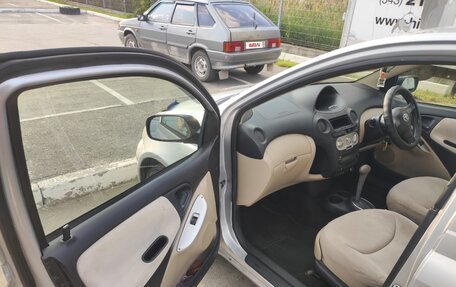 Toyota Vitz, 2004 год, 400 000 рублей, 6 фотография