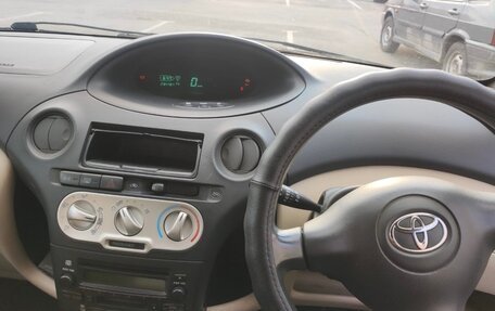 Toyota Vitz, 2004 год, 400 000 рублей, 11 фотография