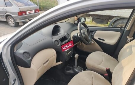 Toyota Vitz, 2004 год, 400 000 рублей, 10 фотография