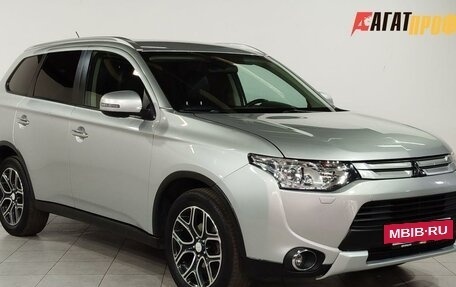 Mitsubishi Outlander III рестайлинг 3, 2014 год, 1 560 000 рублей, 3 фотография
