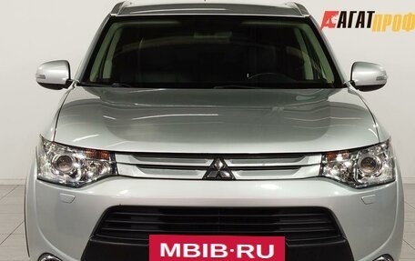Mitsubishi Outlander III рестайлинг 3, 2014 год, 1 560 000 рублей, 2 фотография