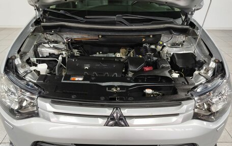 Mitsubishi Outlander III рестайлинг 3, 2014 год, 1 560 000 рублей, 11 фотография