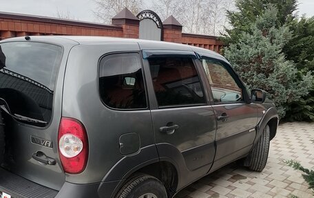 Chevrolet Niva I рестайлинг, 2017 год, 670 000 рублей, 3 фотография