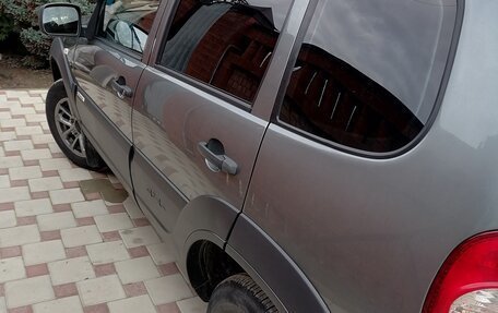 Chevrolet Niva I рестайлинг, 2017 год, 670 000 рублей, 2 фотография