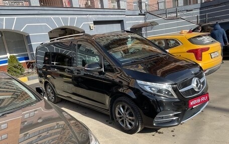 Mercedes-Benz V-Класс, 2021 год, 6 000 000 рублей, 2 фотография