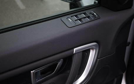 Land Rover Discovery Sport I рестайлинг, 2017 год, 2 099 000 рублей, 13 фотография