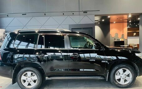 Toyota Land Cruiser 200, 2010 год, 2 810 000 рублей, 4 фотография