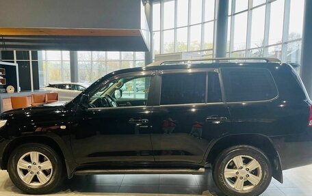 Toyota Land Cruiser 200, 2010 год, 2 810 000 рублей, 8 фотография