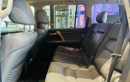 Toyota Land Cruiser 200, 2010 год, 2 810 000 рублей, 10 фотография