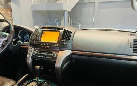 Toyota Land Cruiser 200, 2010 год, 2 810 000 рублей, 11 фотография