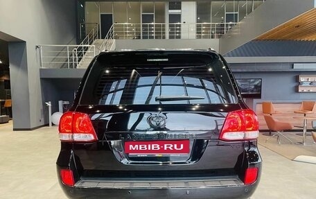 Toyota Land Cruiser 200, 2010 год, 2 810 000 рублей, 6 фотография