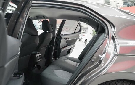 Toyota Camry, 2019 год, 1 999 000 рублей, 13 фотография