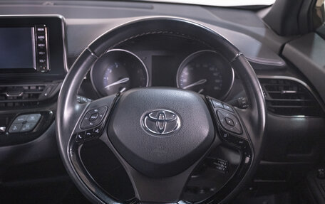 Toyota C-HR I рестайлинг, 2019 год, 2 099 000 рублей, 8 фотография