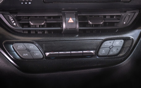 Toyota C-HR I рестайлинг, 2019 год, 2 099 000 рублей, 13 фотография