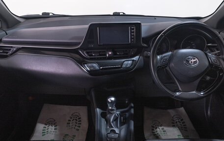 Toyota C-HR I рестайлинг, 2019 год, 2 099 000 рублей, 18 фотография