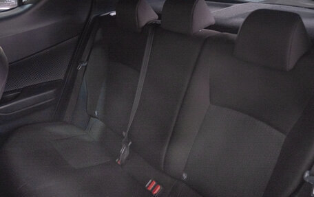 Toyota C-HR I рестайлинг, 2019 год, 2 099 000 рублей, 23 фотография