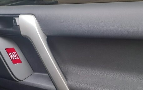 Toyota Land Cruiser Prado 150 рестайлинг 2, 2018 год, 4 300 000 рублей, 13 фотография