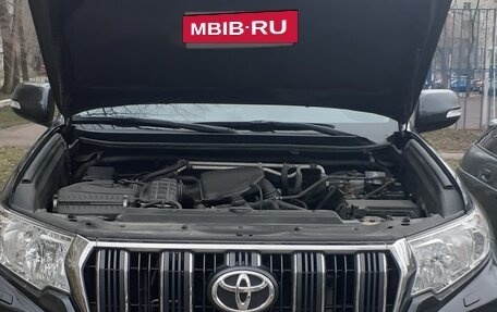Toyota Land Cruiser Prado 150 рестайлинг 2, 2018 год, 4 300 000 рублей, 17 фотография
