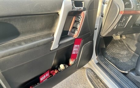 Toyota Land Cruiser Prado 150 рестайлинг 2, 2015 год, 3 150 000 рублей, 16 фотография