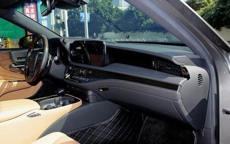 Lexus LS IV, 2022 год, 8 590 032 рублей, 10 фотография