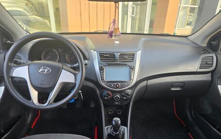 Hyundai Solaris II рестайлинг, 2012 год, 595 000 рублей, 5 фотография