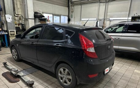 Hyundai Solaris II рестайлинг, 2012 год, 730 000 рублей, 3 фотография