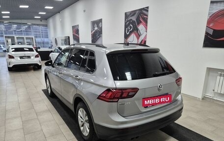 Volkswagen Tiguan II, 2019 год, 1 796 000 рублей, 5 фотография