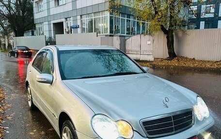 Mercedes-Benz C-Класс, 2004 год, 725 000 рублей, 1 фотография