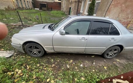 Mercedes-Benz E-Класс, 1996 год, 310 000 рублей, 8 фотография