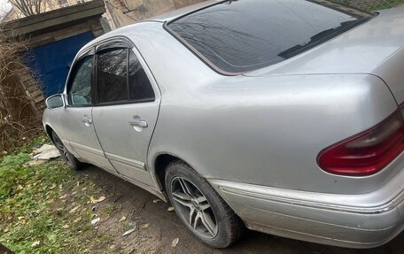 Mercedes-Benz E-Класс, 1996 год, 310 000 рублей, 6 фотография