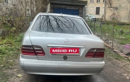 Mercedes-Benz E-Класс, 1996 год, 310 000 рублей, 5 фотография