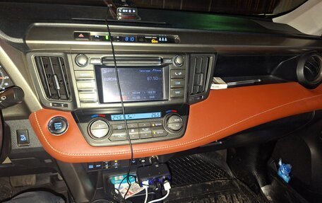 Toyota RAV4, 2013 год, 1 850 000 рублей, 6 фотография