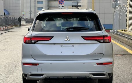 Mitsubishi Outlander, 2023 год, 3 750 000 рублей, 6 фотография