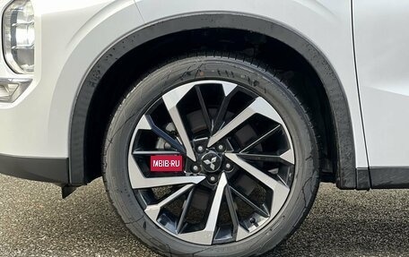 Mitsubishi Outlander, 2023 год, 3 750 000 рублей, 8 фотография