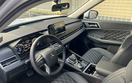 Mitsubishi Outlander, 2023 год, 3 750 000 рублей, 18 фотография