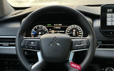 Mitsubishi Outlander, 2023 год, 3 750 000 рублей, 21 фотография