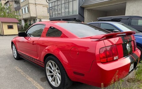 Ford Mustang VI рестайлинг, 2006 год, 750 000 рублей, 2 фотография