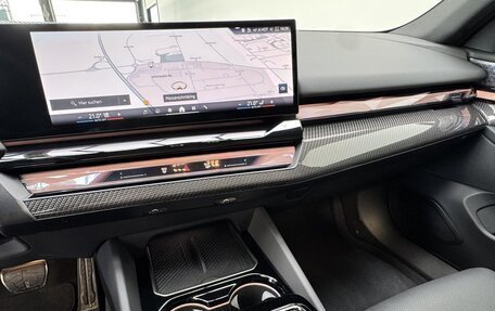 BMW 5 серия, 2025 год, 14 722 000 рублей, 12 фотография