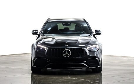 Mercedes-Benz E-Класс AMG, 2023 год, 11 650 000 рублей, 2 фотография