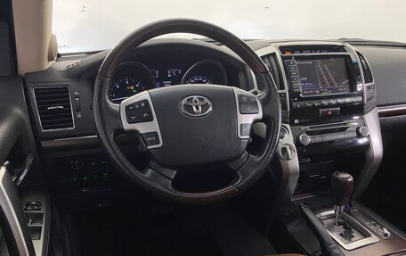 Toyota Land Cruiser 200, 2014 год, 4 568 000 рублей, 14 фотография
