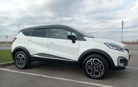 Renault Kaptur I рестайлинг, 2022 год, 2 000 000 рублей, 3 фотография