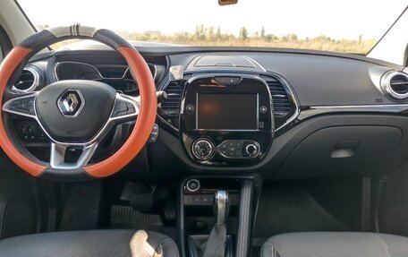 Renault Kaptur I рестайлинг, 2022 год, 2 000 000 рублей, 16 фотография