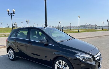 Mercedes-Benz B-Класс, 2017 год, 1 980 000 рублей, 4 фотография