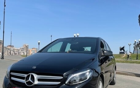 Mercedes-Benz B-Класс, 2017 год, 1 980 000 рублей, 2 фотография